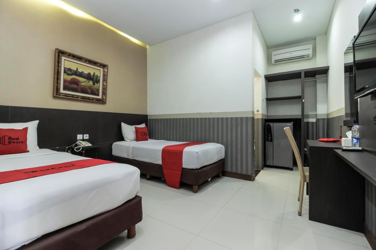 Reddoorz Plus @ Tuparev Cirebon Hotel Eksteriør billede