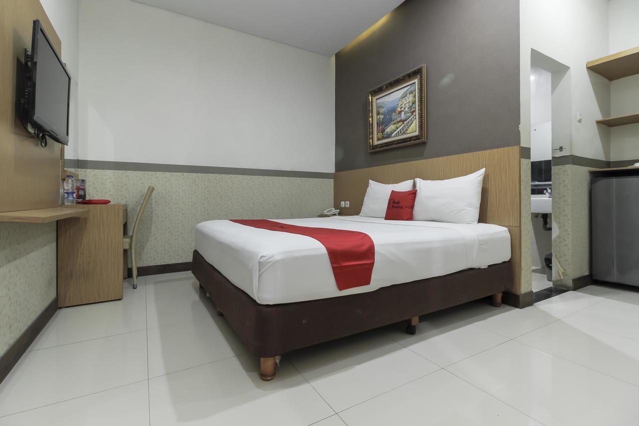 Reddoorz Plus @ Tuparev Cirebon Hotel Eksteriør billede