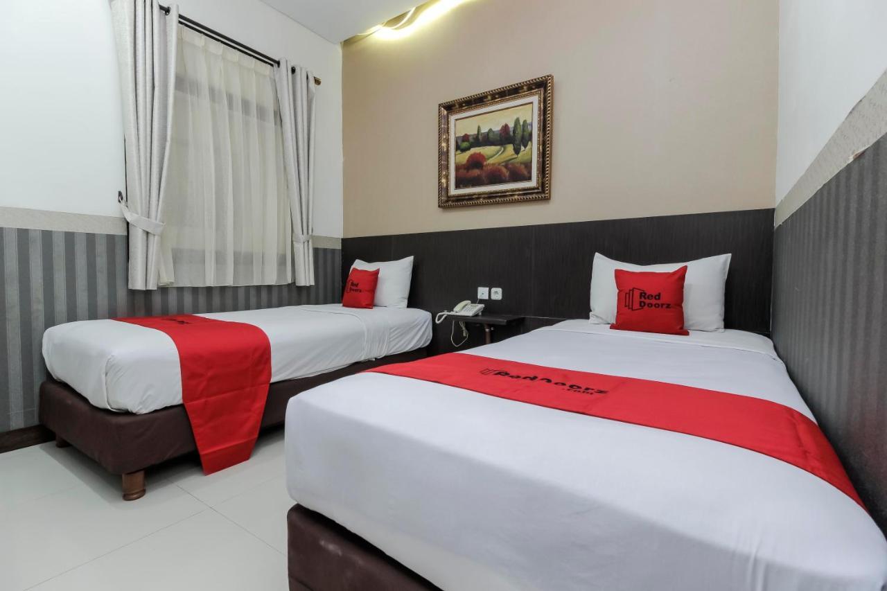 Reddoorz Plus @ Tuparev Cirebon Hotel Eksteriør billede